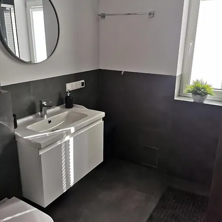 Villa Cicha Radosc Dom Na Wylacznosc Varsóvia